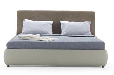 Base e testiera del letto della camera da letto della villa completamente imbottite